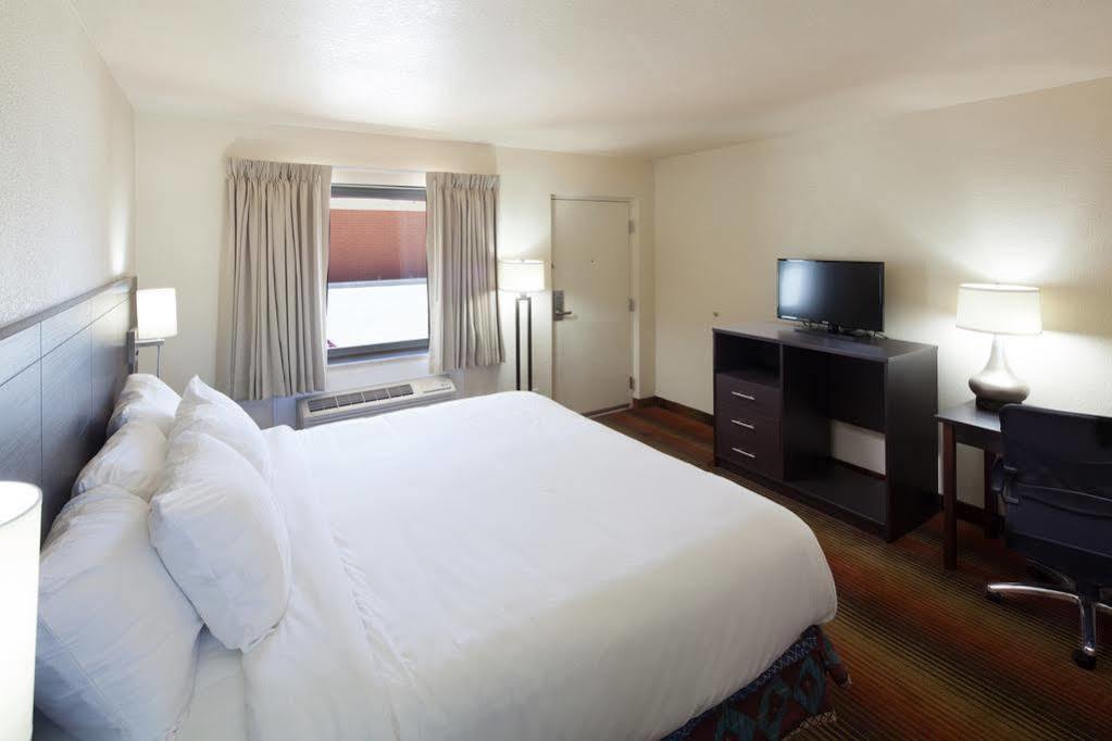 Lajunta Hotel 3*